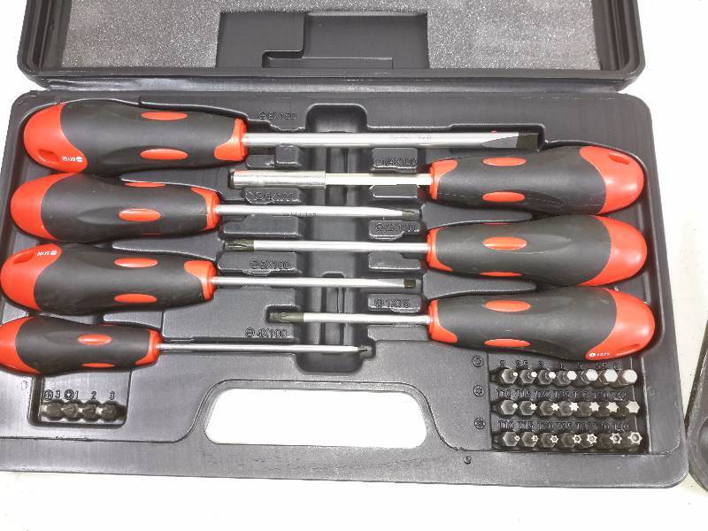 lot 12 image: 1, T10 x 100 to T30x100 Star tip screwdrivers (1 missing from set).. Screwdriver set, standard and phillips and driver with multipl tips