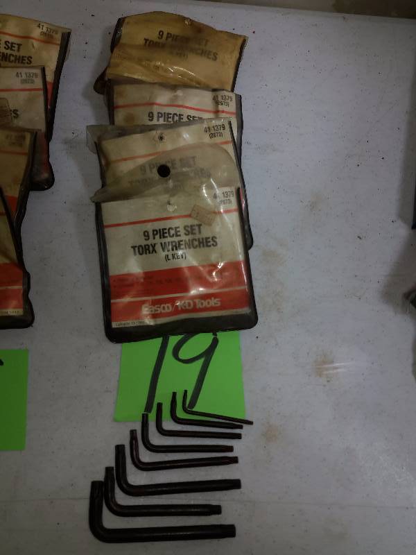 lot 19 image: 4, 9 Piece Torx Wrench sets