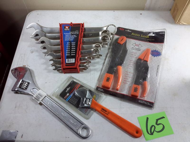 lot 65 image: 2, Self Sizing Locking pliers Metric Combination Wrench set, Cresent wrenches