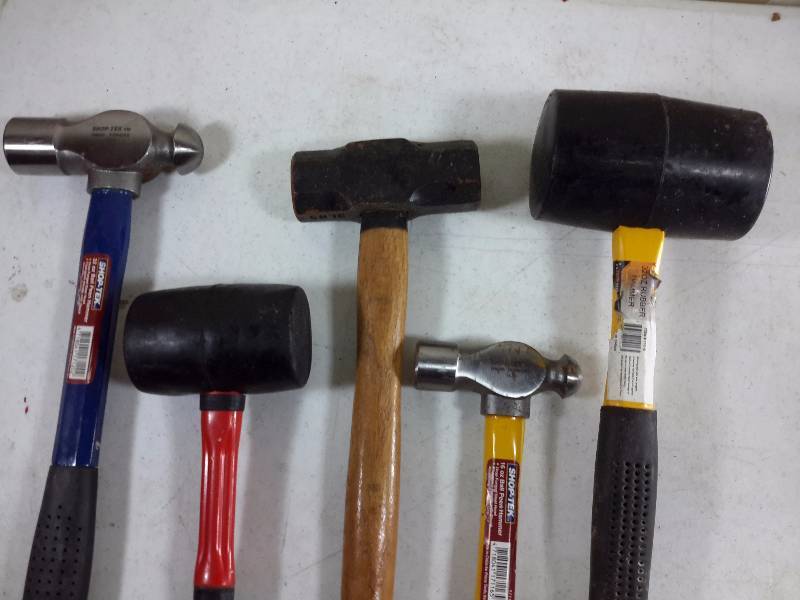 lot 69 image: 5 Different styles of hammers as pictured