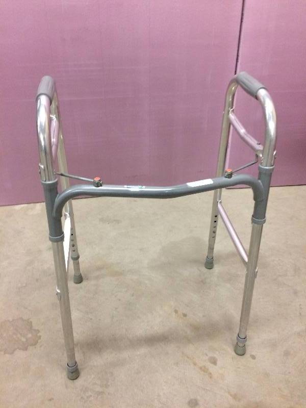 Garelick Manufacturing Collapsible Deluxe Folding Walker - Excellent