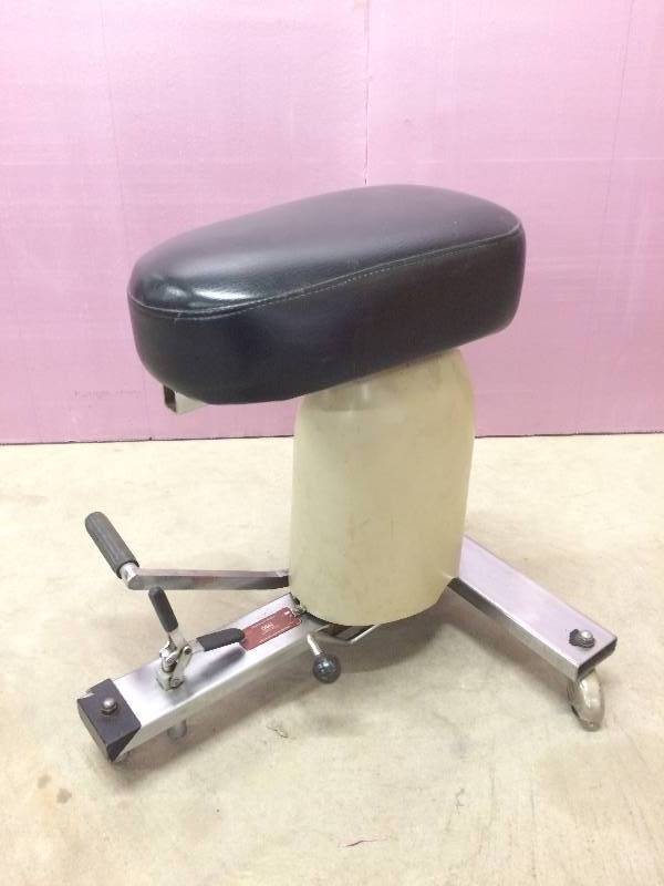 WOW Retails Used $ 750 Stryker SurgiStool Hydraulic Medical Stool Chair - WhiteBlack - Excellent Condition
