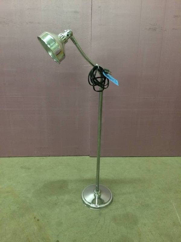 Retails New $170 Nightingale Cool Touch Chrome Gooseneck Telescoping Industrial Medical Exam Light Lamp - Excellent Condition Super Chic For Your Industrial Look Reading Light Or Mechanics Garage