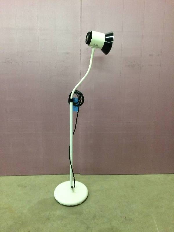 Retails Used $250.00 Brewer Professional Products 15100 Arched Adjustible Medical Exam Multi-faceted Reflector Light Lamp - Excellent Condition - WhiteBlack