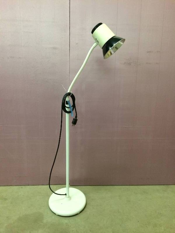 Retails Used $250.00 Brewer Professional Products 15100 Arched Adjustible Medical Exam Multi-faceted Reflector Light Lamp - Excellent Condition - WhiteBlack
