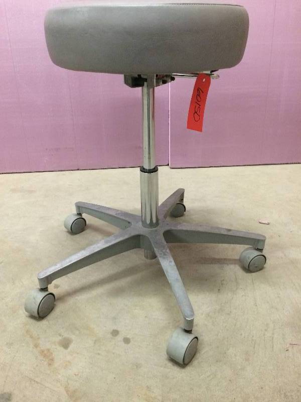 Retails Used $85 Brewer 1020B-C Pneumatic Stool - Grey - Excellent Condition
