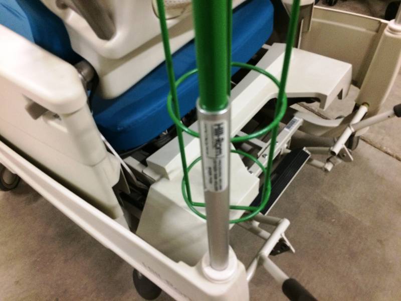 WOW Retails USED $700 HILL-ROM Art Of Care Mobile Procedural Recliner Stretcher Bed For Patient or Perfect for In-home Healthcare With Manual, Comfort Rest Pillow & IV Rack - Excellent Condition - I want this for my Deck