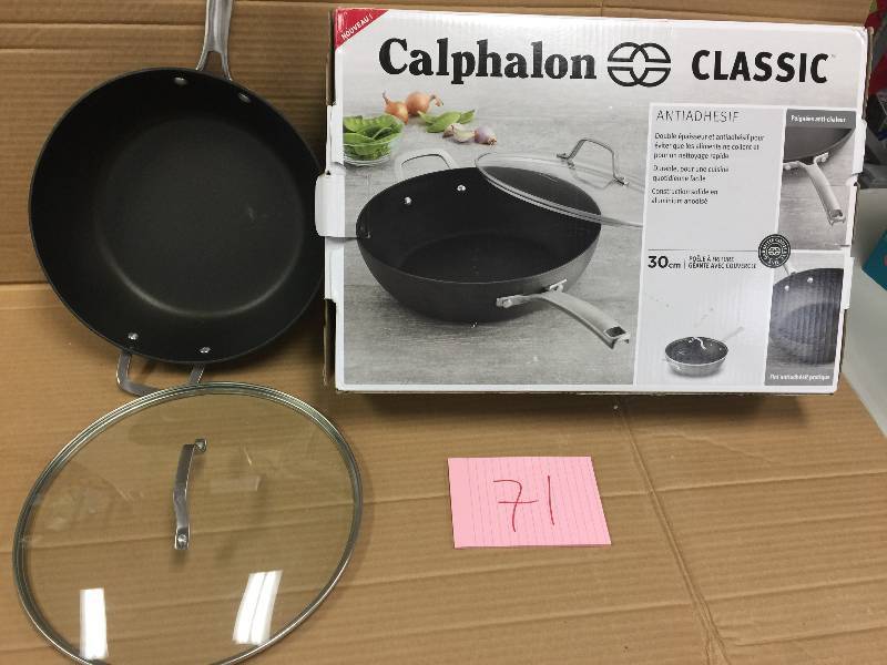 lot 71 image: Calphalon 1943289 Classic Nonstick Jumbo Fryer Omelet Pan With Cover, 12 , open Box never been used Stock and actual photos used to display item