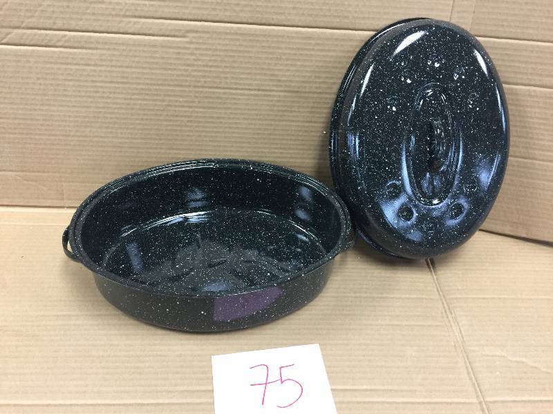 lot 75 image: 18 OVL ROASTR,LID,BLACK  New