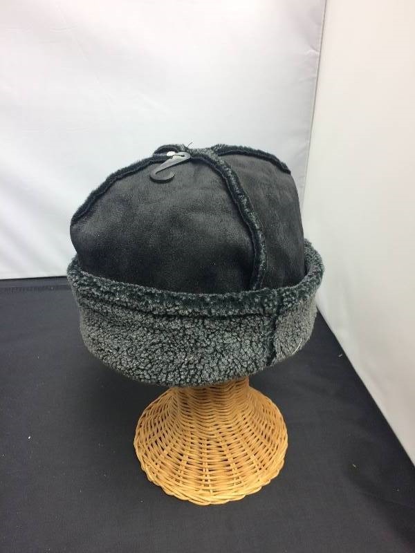 Feaux Suede Beanie-style Winter Hat, black
