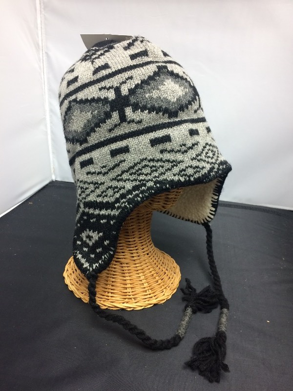 Ski Hat w Ear Flaps, black & charcoal patterned