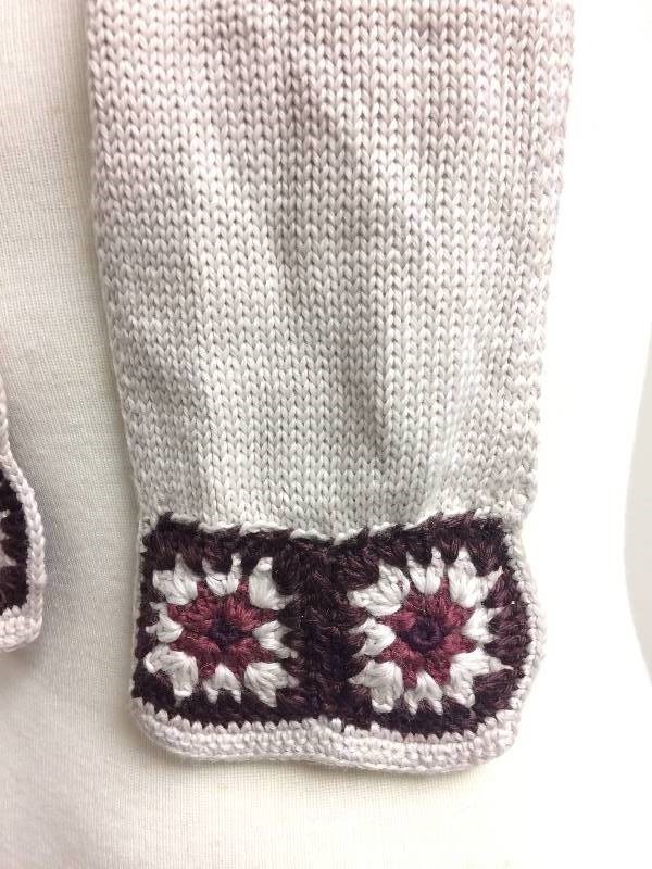 Knitted Fashionable Winter Scarf w rosettes pattern