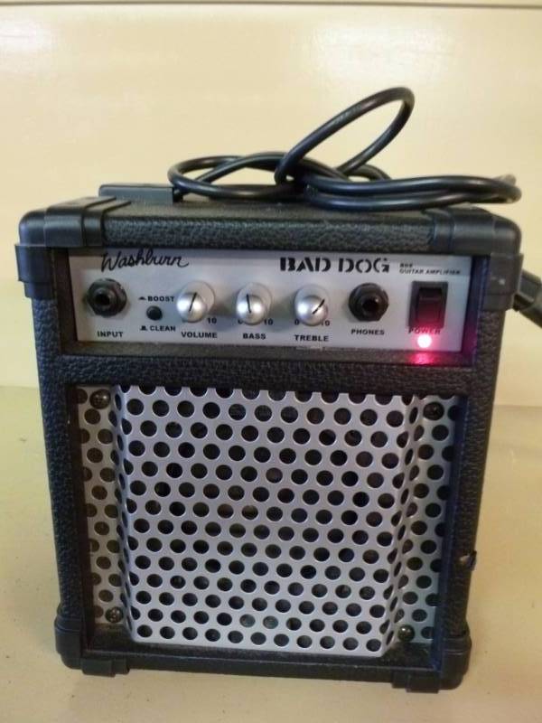 lot 10 image: Guitar Amp