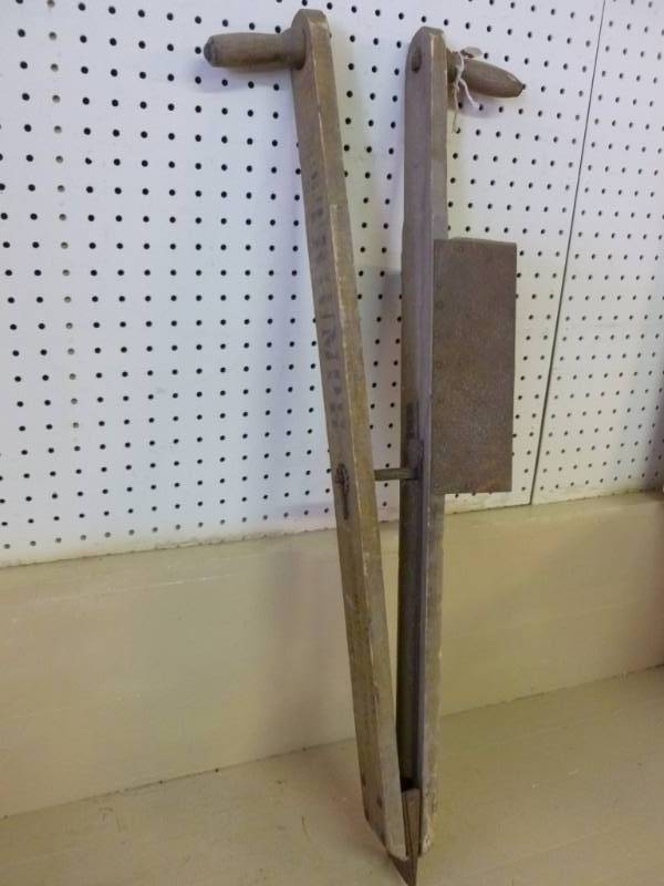 lot 42 image: Antique Corn Planter