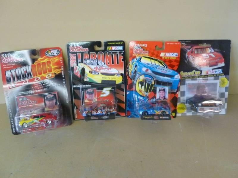 lot 47 image: Racing Champions