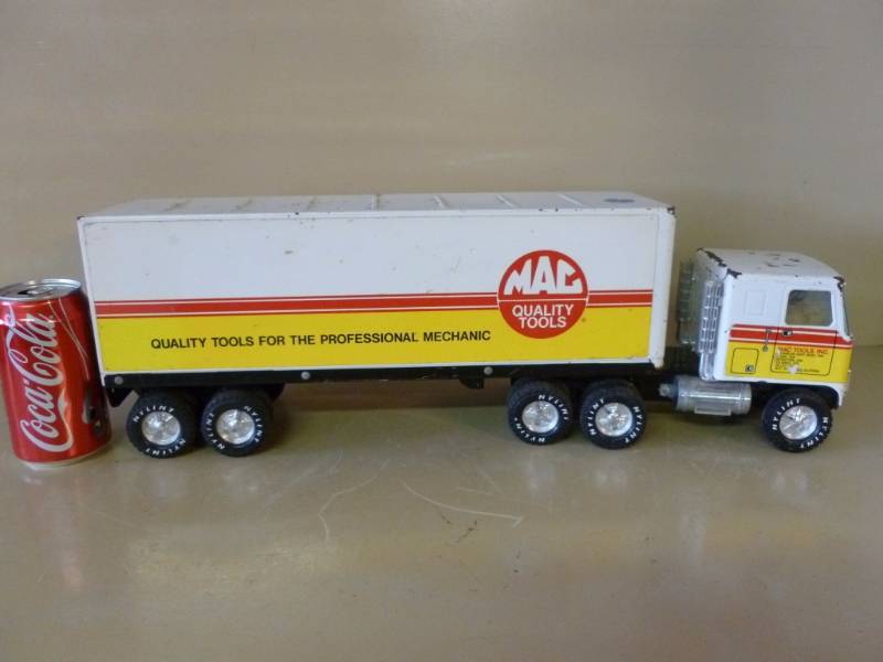 lot 77 image: Nylint Truck