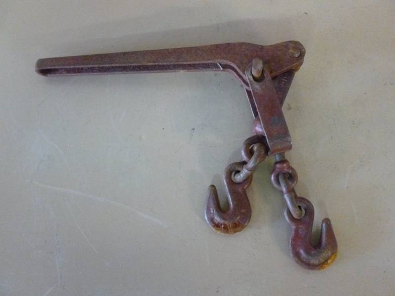 lot 82 image: Chain Binder