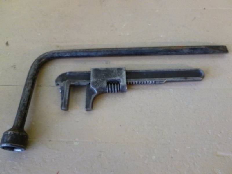 lot 106 image: Vintage Tools