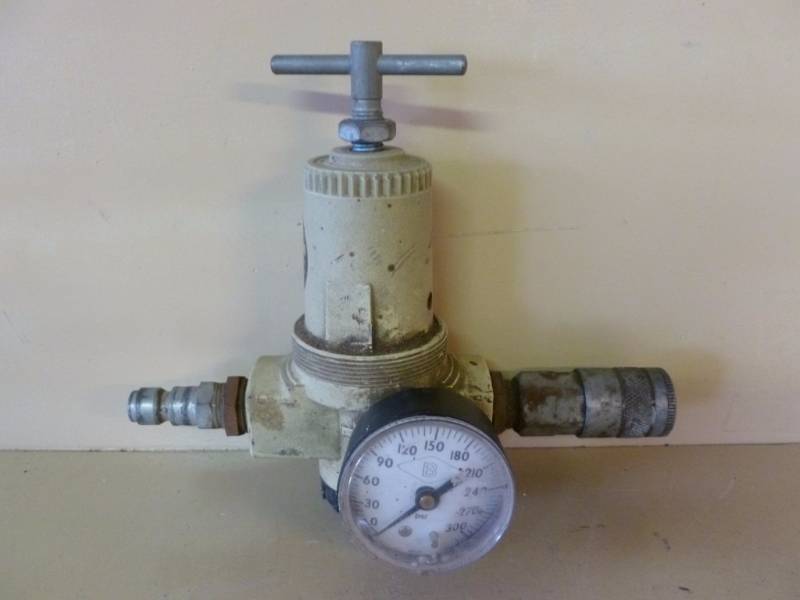 lot 126 image: Air Regulator
