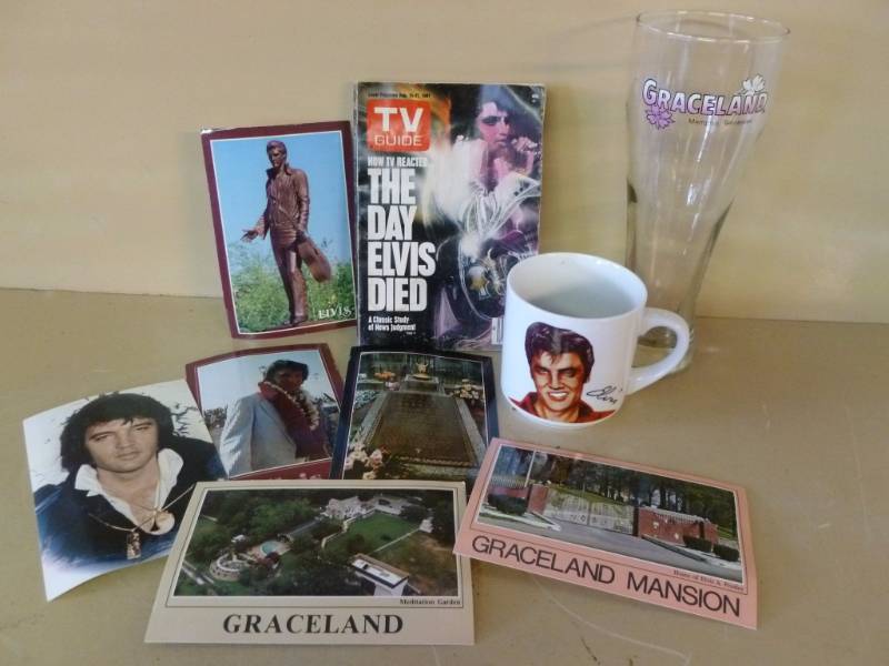 lot 137 image: Elvis Collectibles