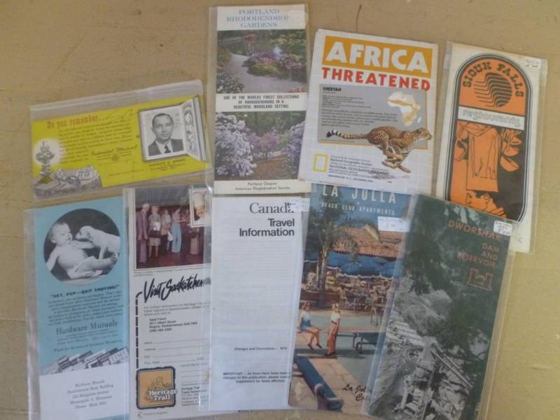 lot 139 image: Vintage Paper Items