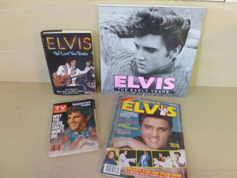 lot 148 image: Elvis Collectibles