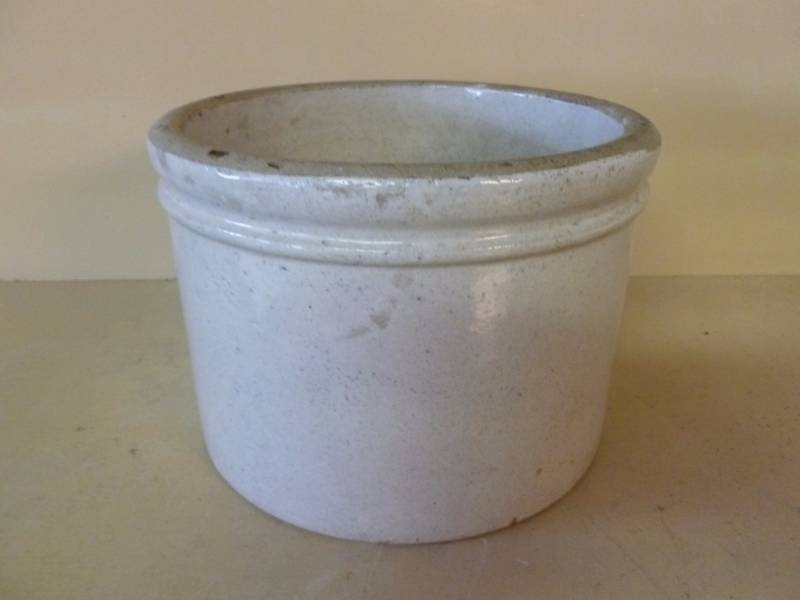 lot 155 image: Vintage Crock