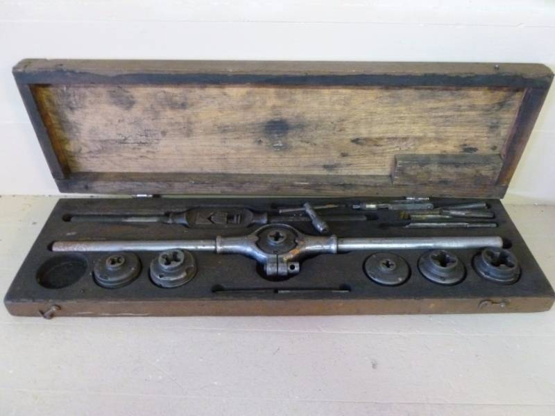 lot 162 image: Vintage Tap And Die Set
