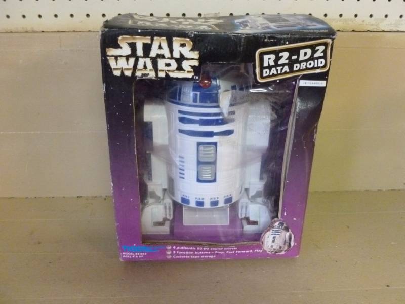 lot 176 image: Star Wars Toy