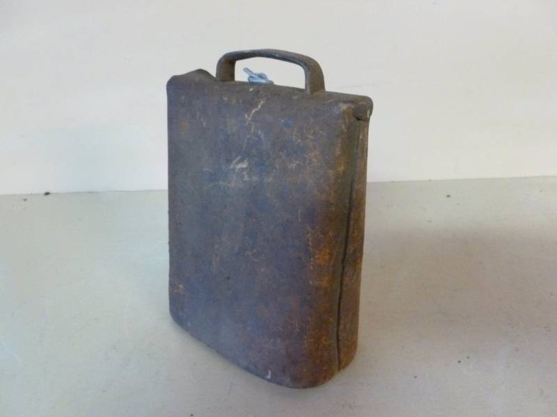 lot 177 image: Vintage Cow Bell