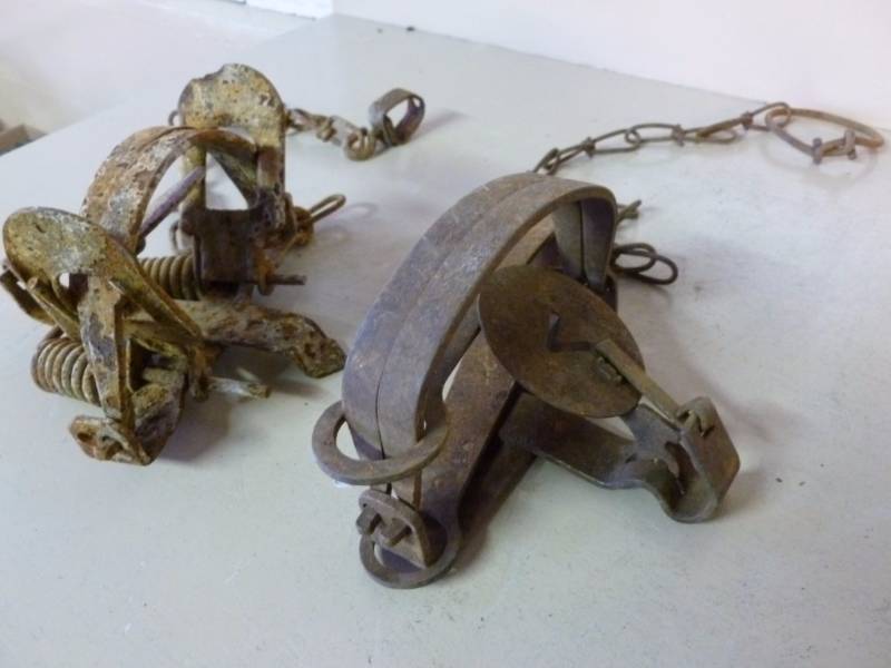 lot 179 image: Vintage Traps