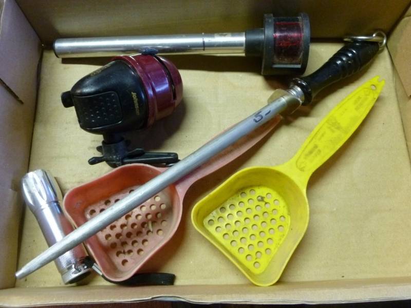 lot 201 image: Fishing Items