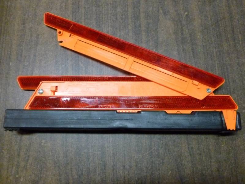 lot 215 image: Safety Reflector