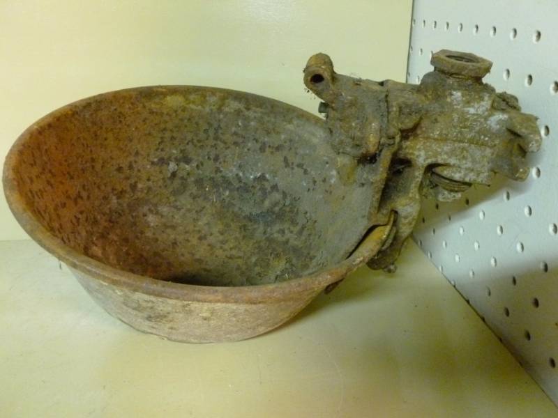 lot 223 image: Vintage Cow Drink Cup