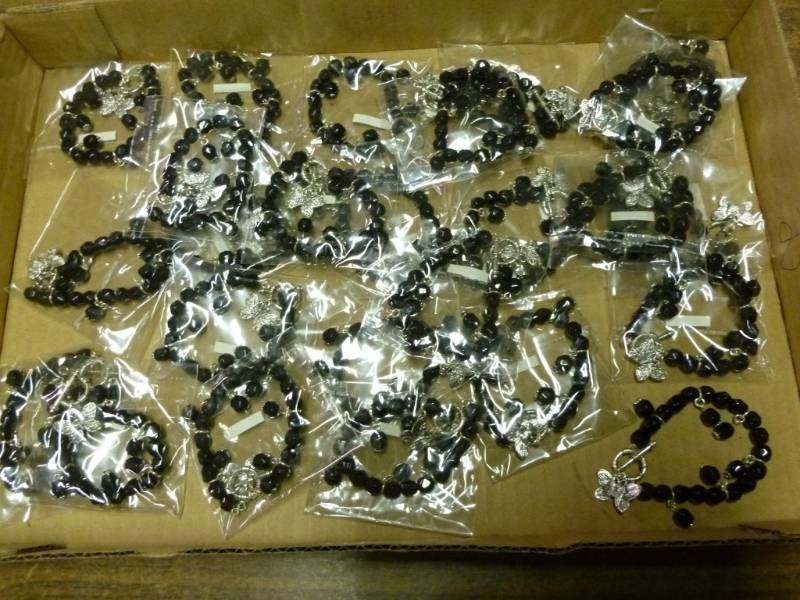 lot 228 image: Jewelry