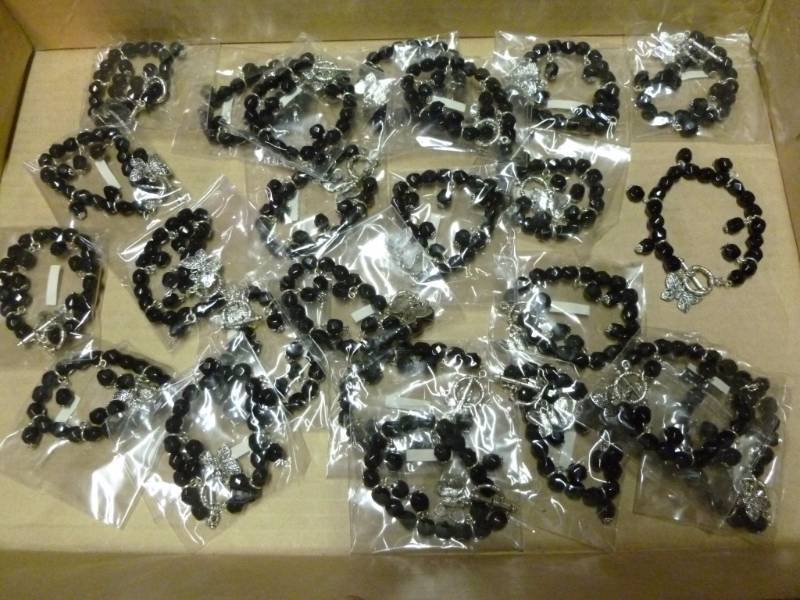 lot 229 image: Jewelry