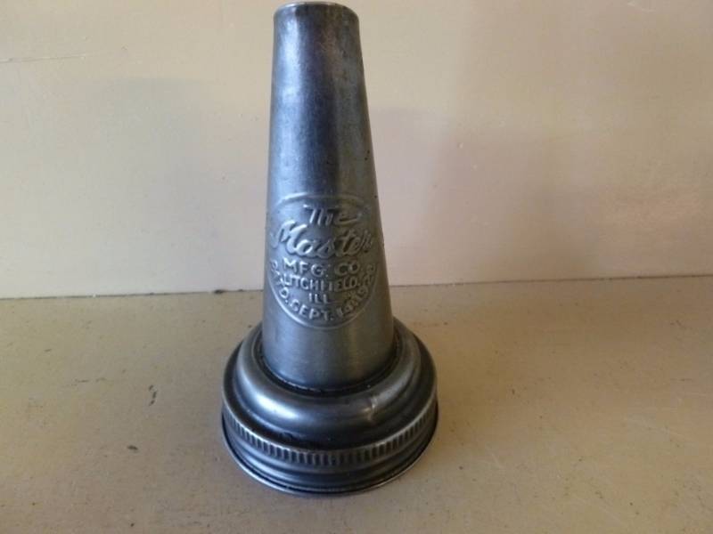lot 242 image: Vintage Oil Bottle Spout
