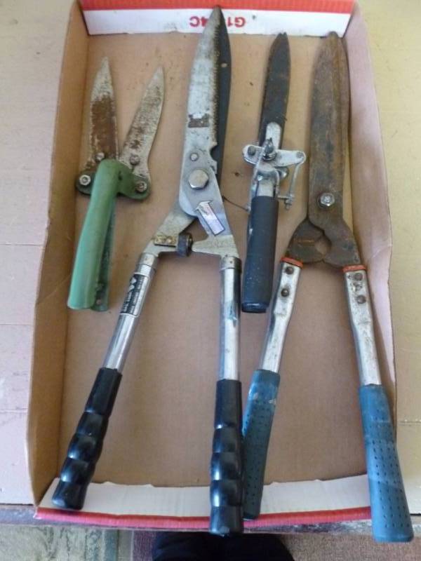 lot 246 image: Lawn And Garden Items