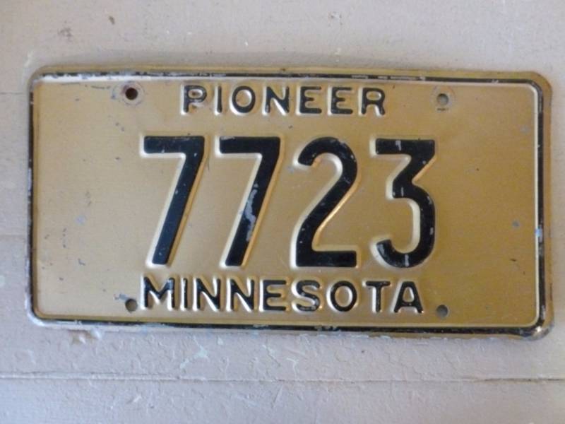 lot 269 image: Vintage License Plate