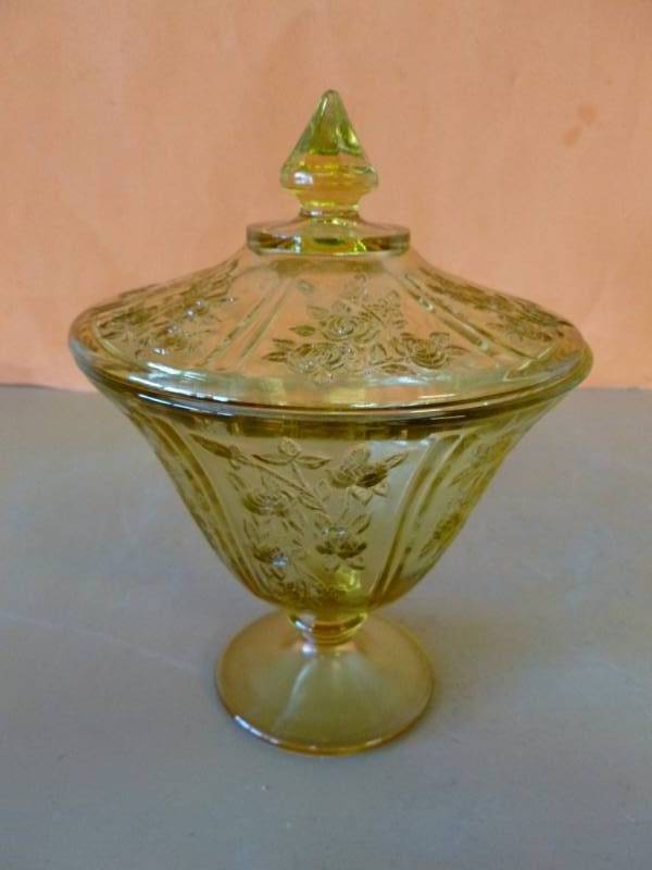 lot 278 image: Depression Glass