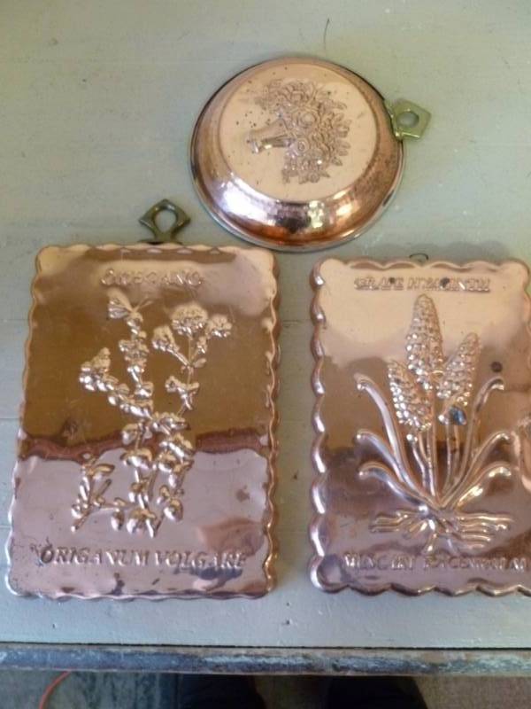 lot 283 image: Copper Decorations