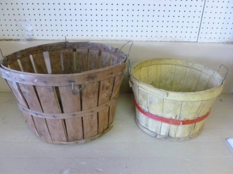 lot 286 image: Vintage Bushel Baskets