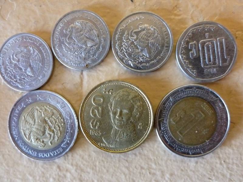 lot 323 image: Foreign Coins