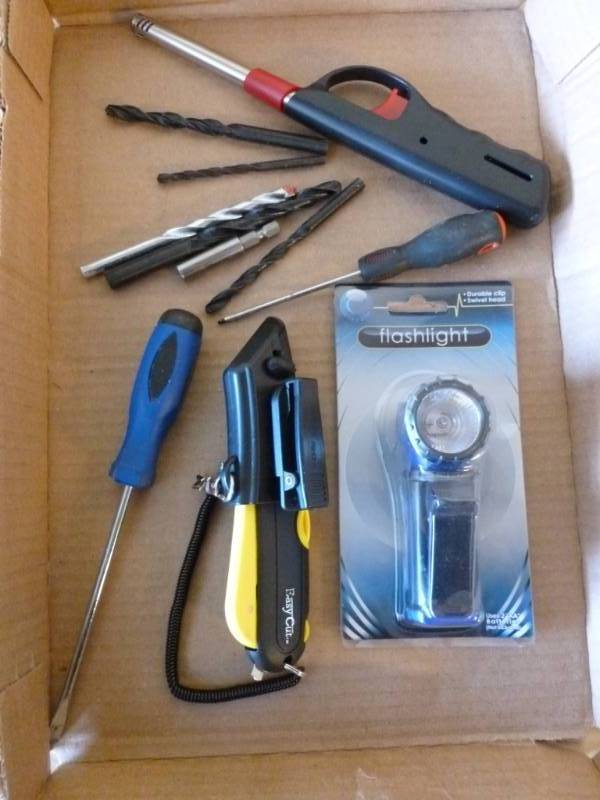 lot 326 image: Tools