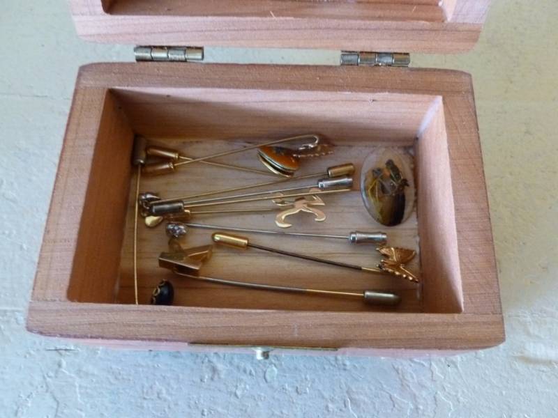 lot 337 image: Cedar Box