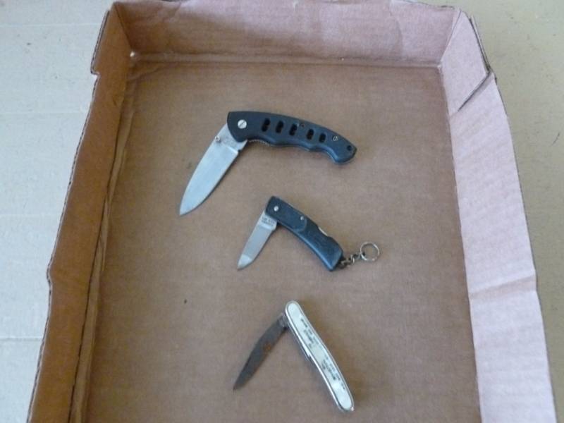 lot 356 image: Pocket Knives