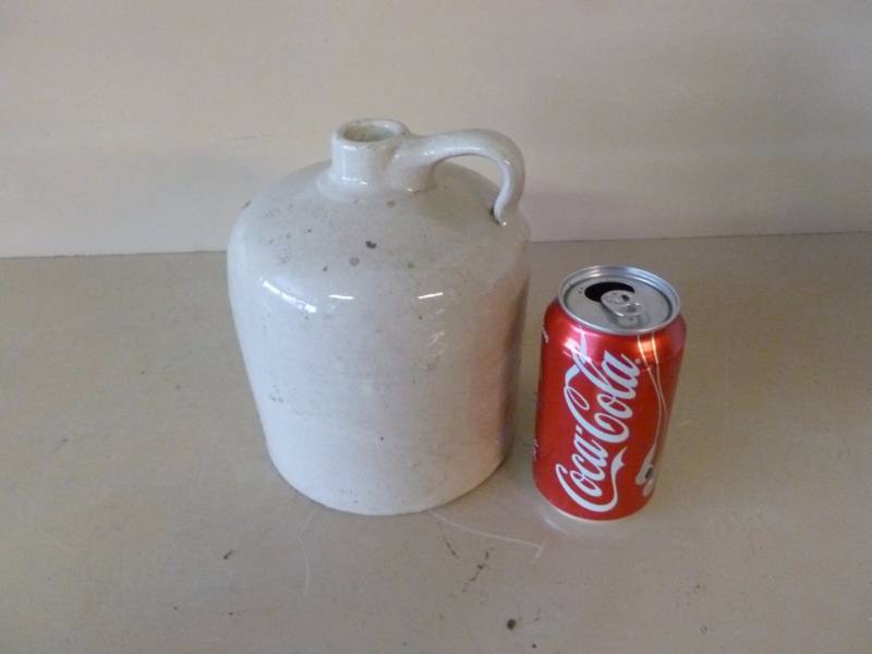 lot 368 image: Vintage Crock Jug