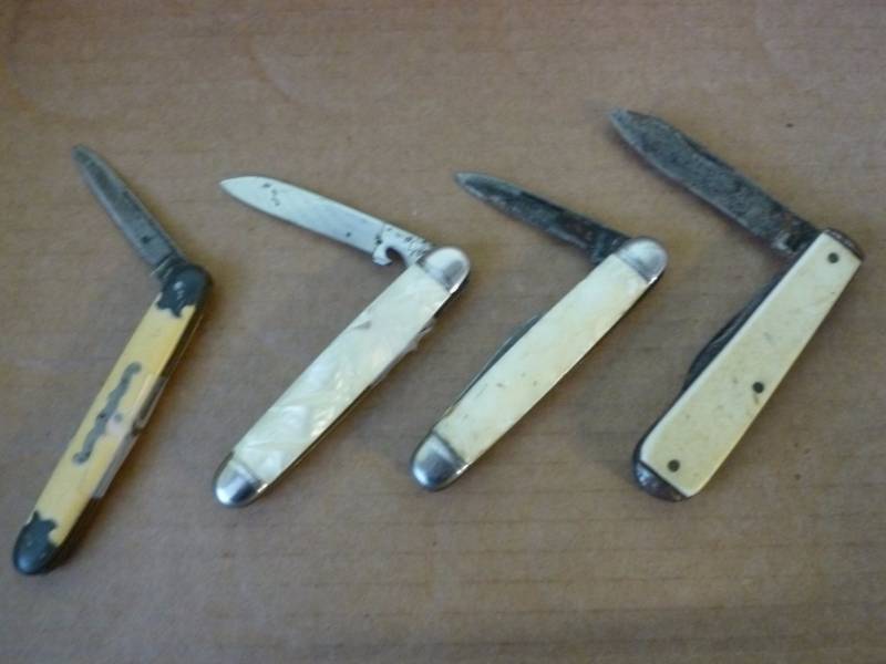 lot 372 image: Vintage Pocket Knives
