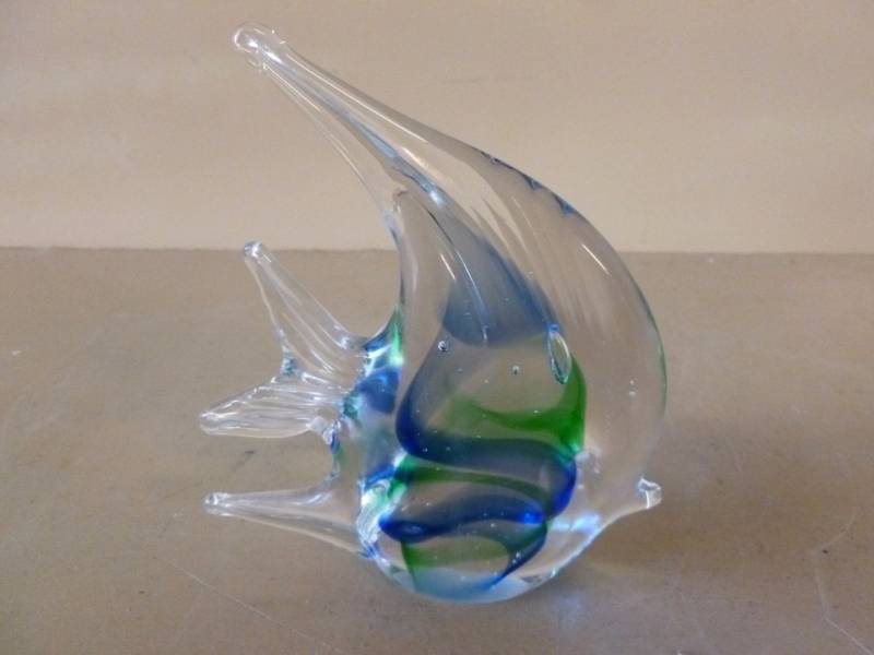 lot 385 image: Paper Weight