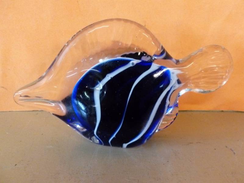 lot 388 image: Paper Weight